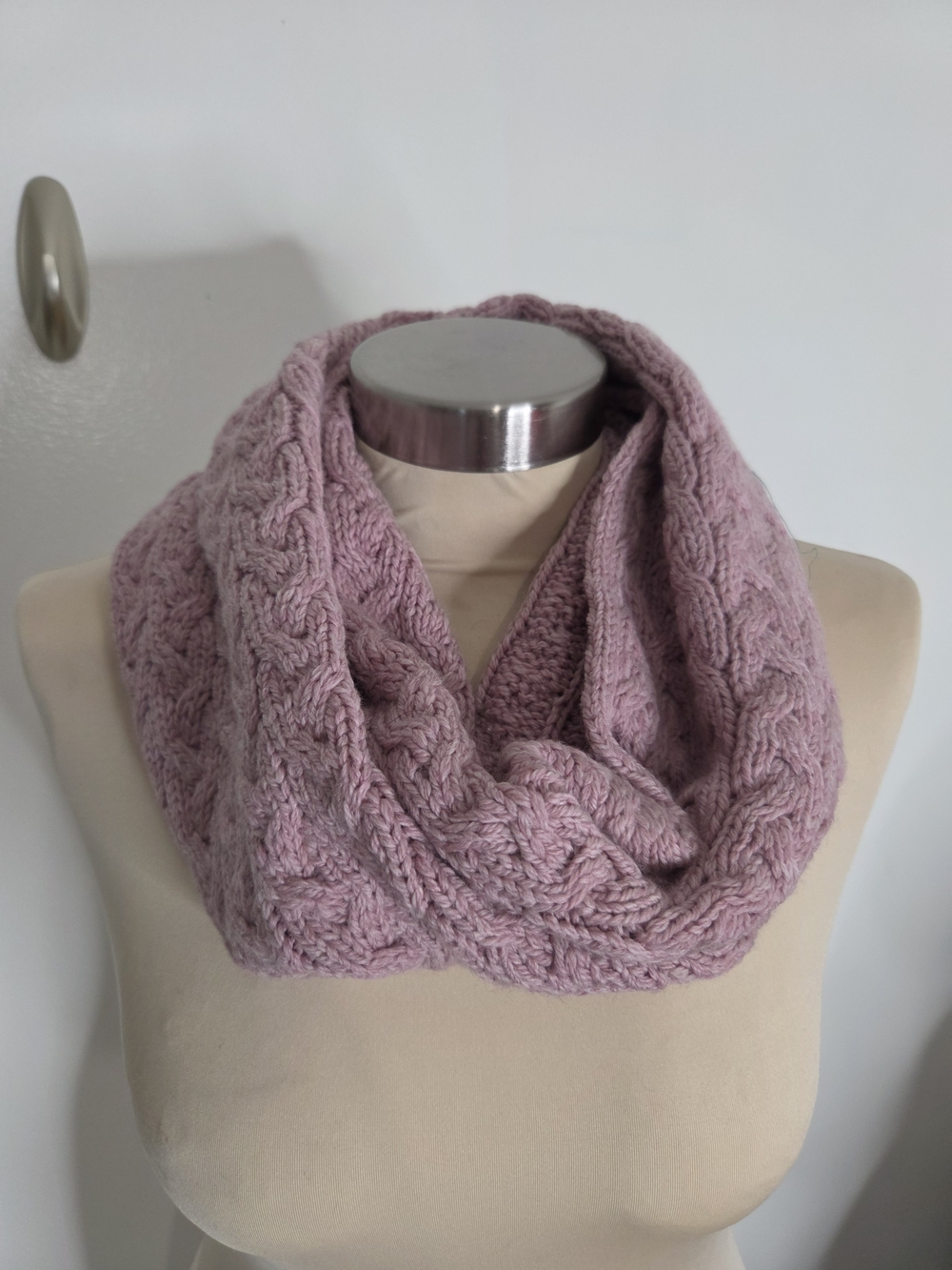 Aran Sweater Market 100% Merino Wool Infinity Scarf Cowl Ireland Dusty Rose